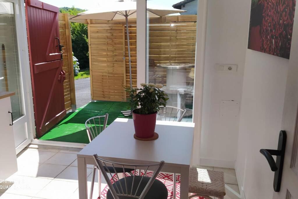 Appartement Tout Confort Au Calme Avec Jacuzzi Mouguerre Kültér fotó